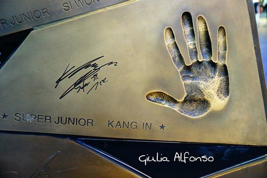 Lotte World Star Avenue